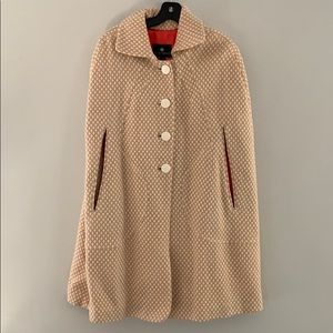 Leslie Tessler beige houndstooth cape